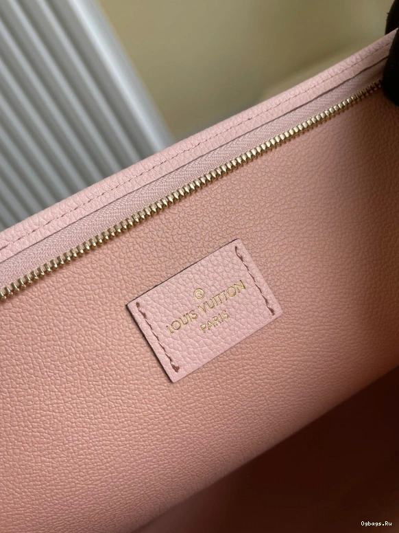 26 POUCH LOUIS VUITTON TOILETRY 1227